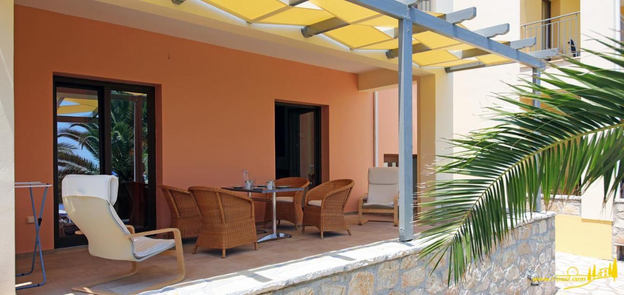 Aparthotel Oasis By The Sea Chiliadou  Zewnętrze zdjęcie