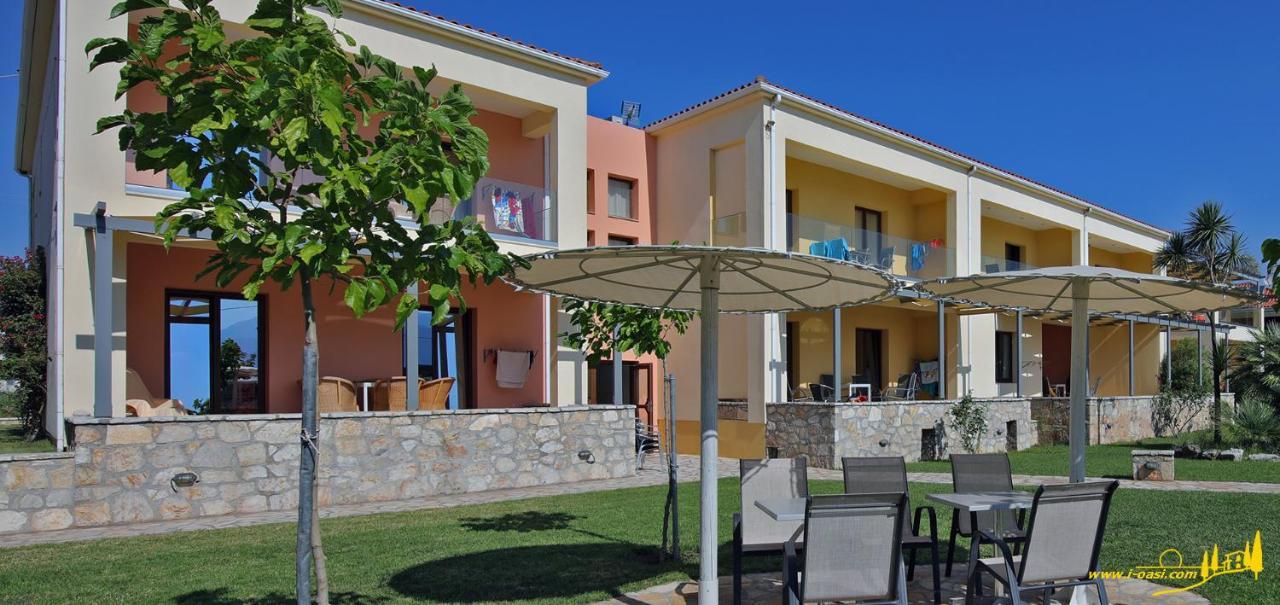 Aparthotel Oasis By The Sea Chiliadou  Zewnętrze zdjęcie