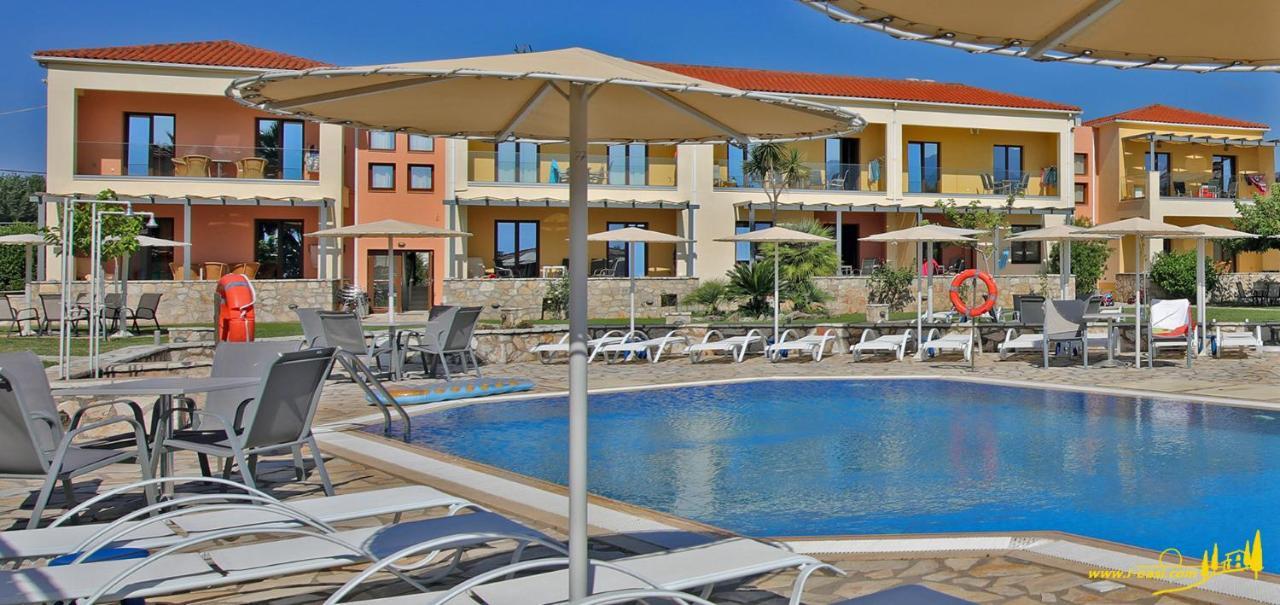 Aparthotel Oasis By The Sea Chiliadou  Zewnętrze zdjęcie