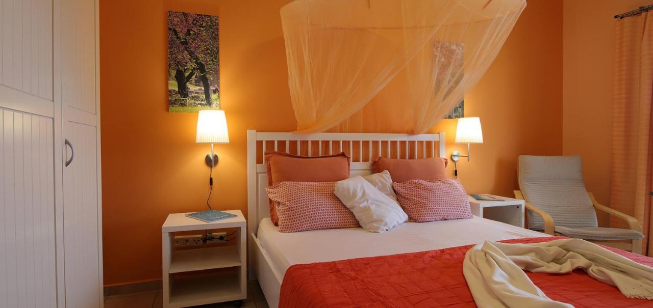Aparthotel Oasis By The Sea Chiliadou  Zewnętrze zdjęcie
